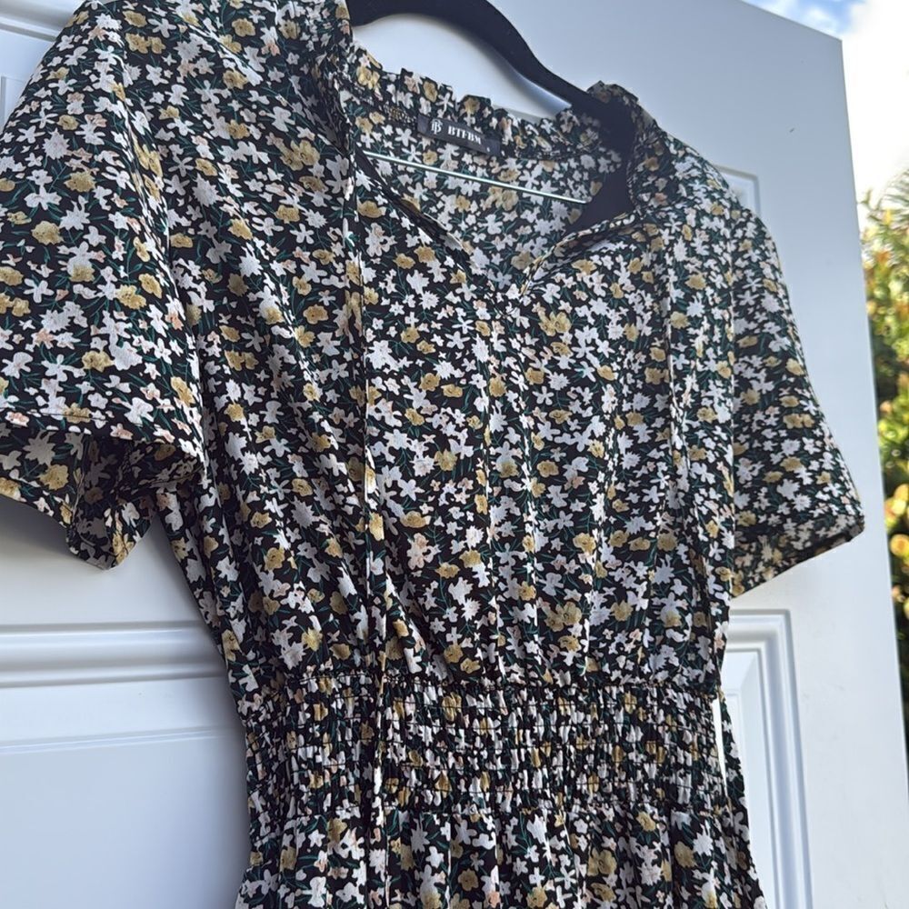 Floral Black and White Dress Summer Ruffle BRAND NEW NWOT Small Dress - Picture 2 of 4